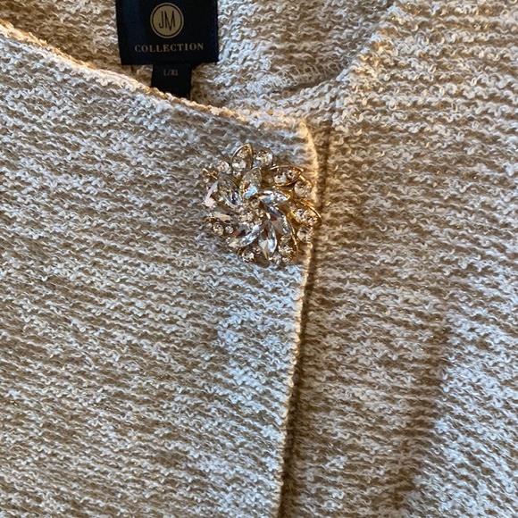 Poncho - Picture 2 of 4